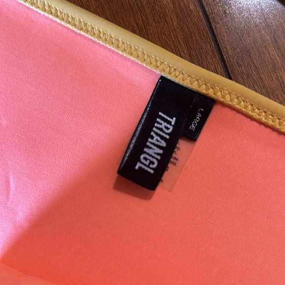 Triangl bathing suit - Picture 3 of 9